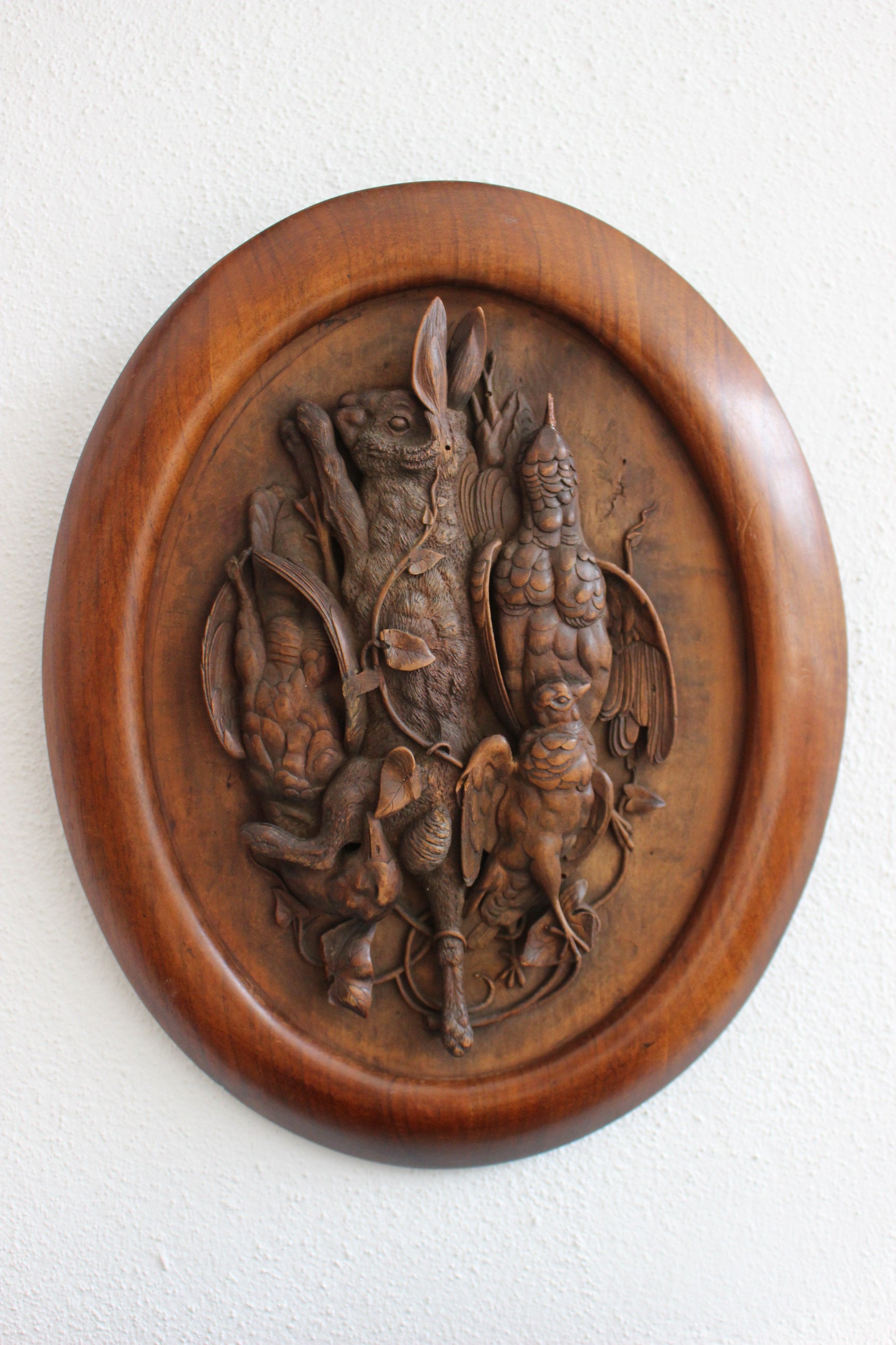 Av konulu ahşap el oyması rölyef