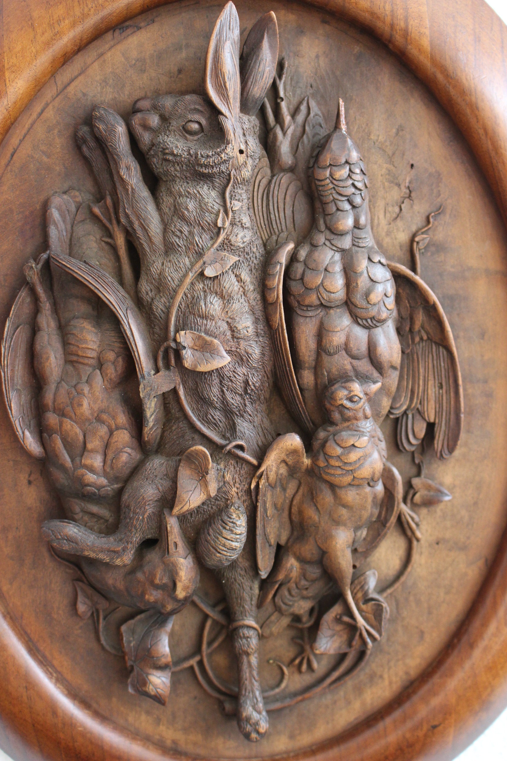 Av konulu ahşap el oyması rölyef