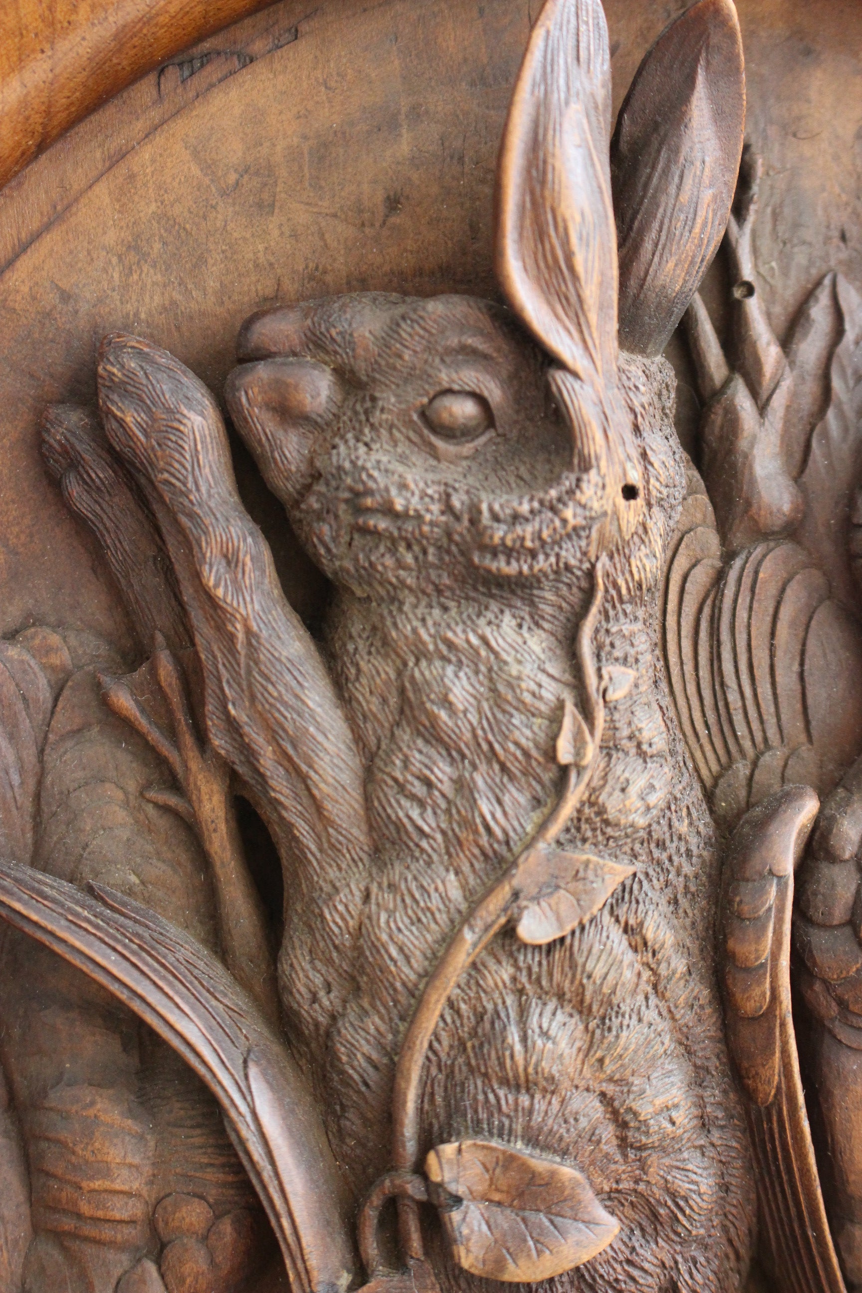 Av konulu ahşap el oyması rölyef