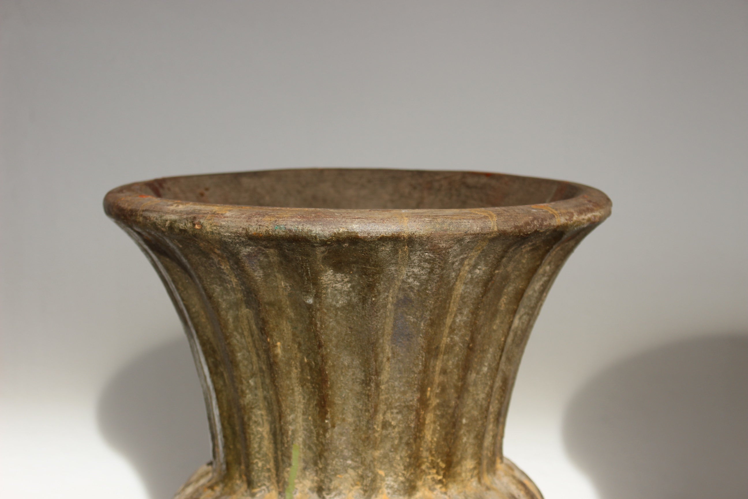 Campana formunda toprak vazo çifti