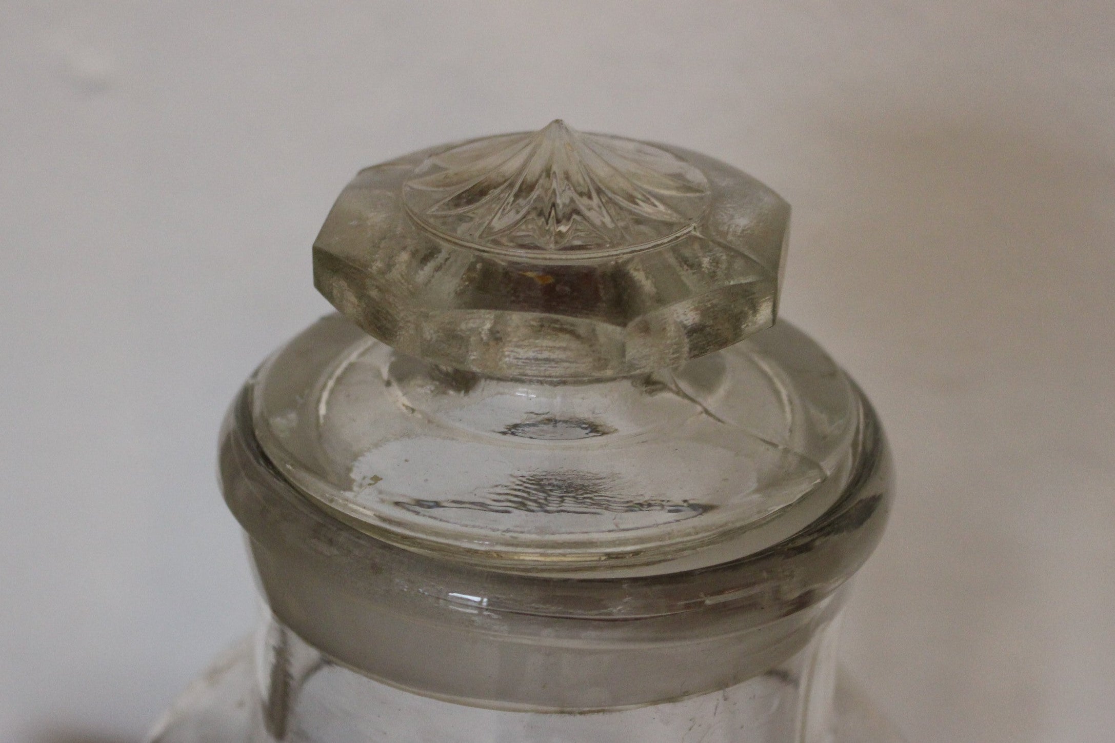 Eski şekerci kavanozu