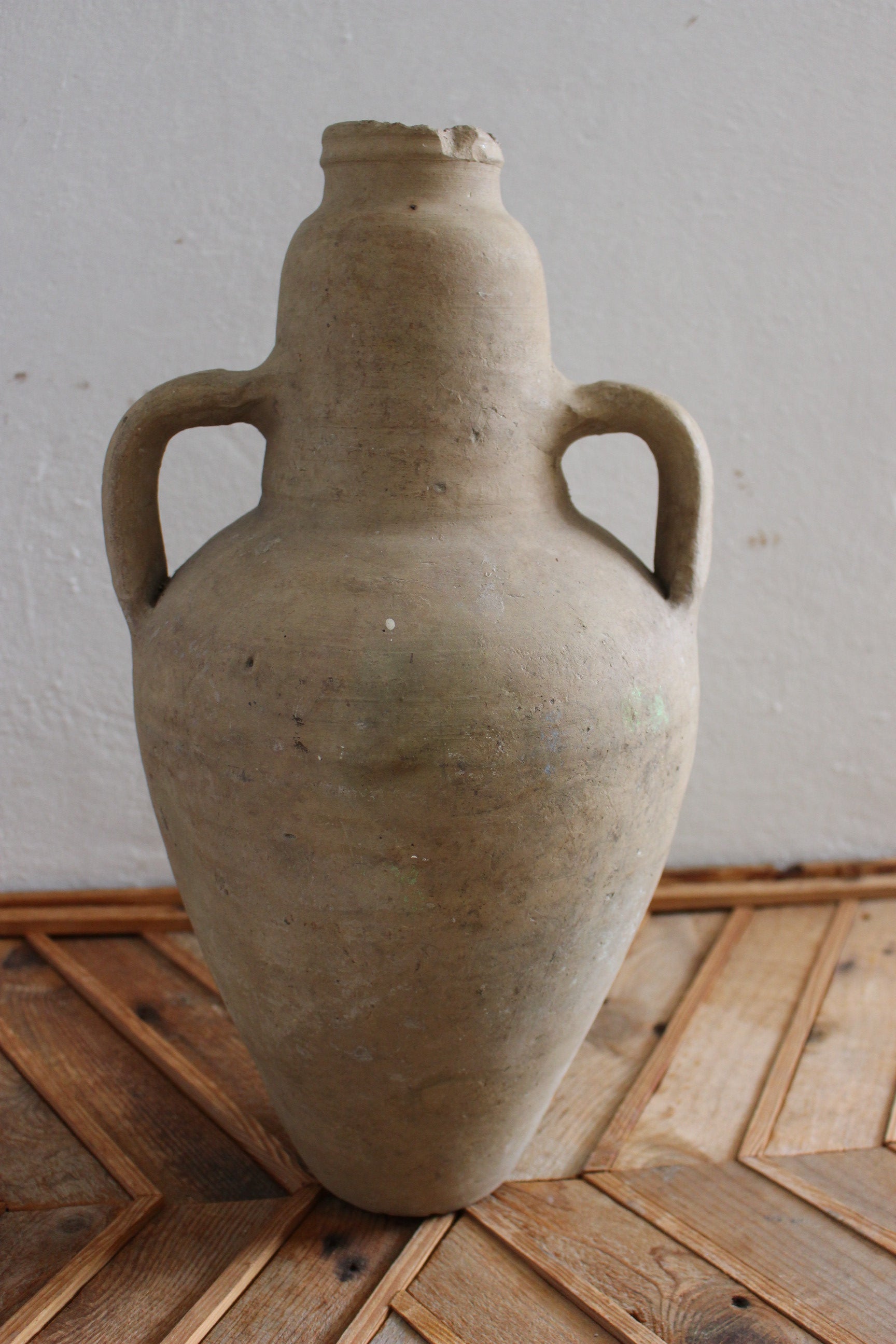 Amfora tipinde eski küp