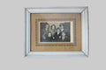 Çerçeveli Cumhuriyet Dönemi Aile fotoğrafı